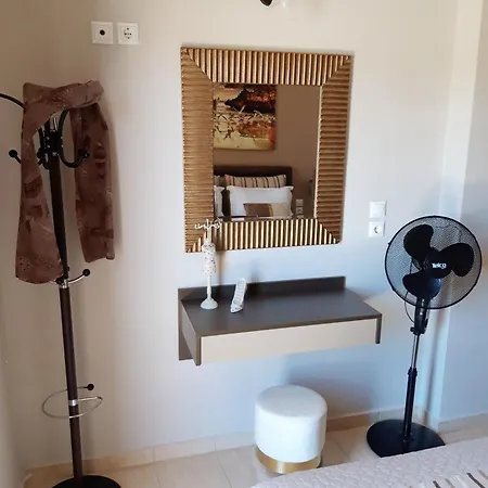 Euphoria مدينة سكياثوس