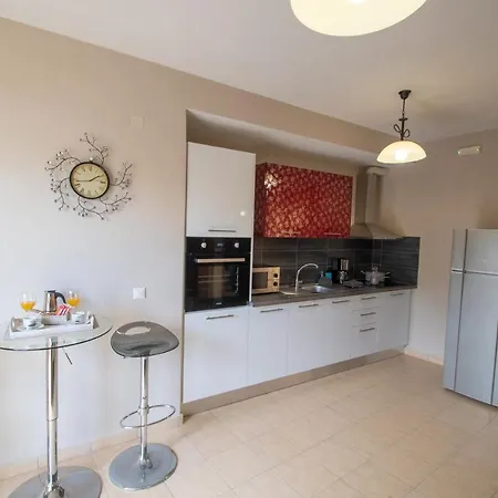 Euphoria مدينة سكياثوس